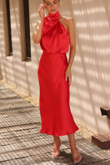 Isabella | Robe Satinée & Élégance Assurée
