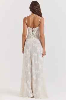 Inaya | Robe Transparente & Élégance Sombre