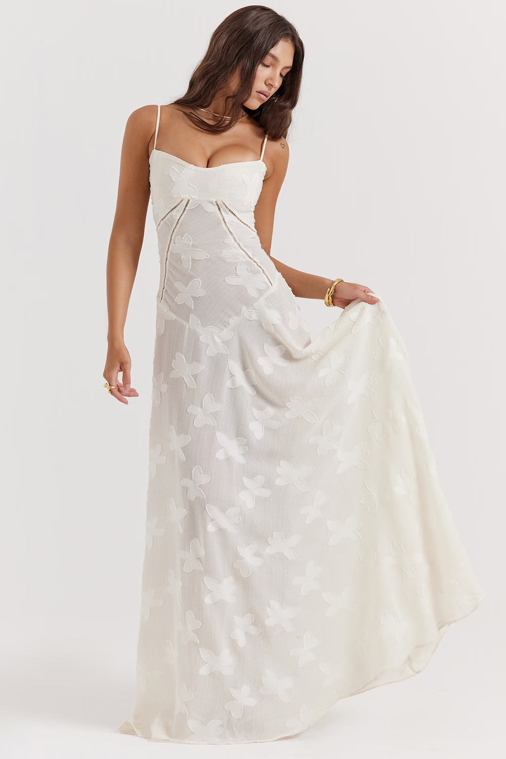 Inaya | Robe Transparente & Élégance Sombre